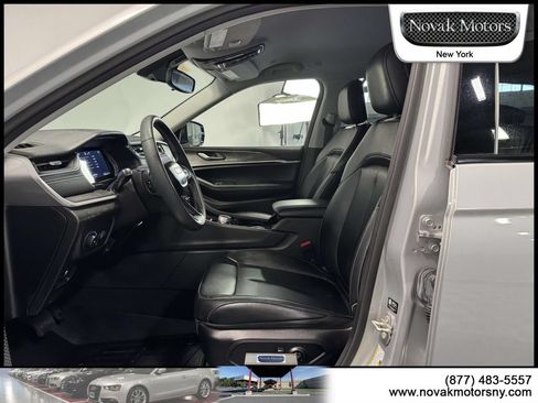 Used 2023 Jeep Grand Cherokee Limited AWD/4WD image 18