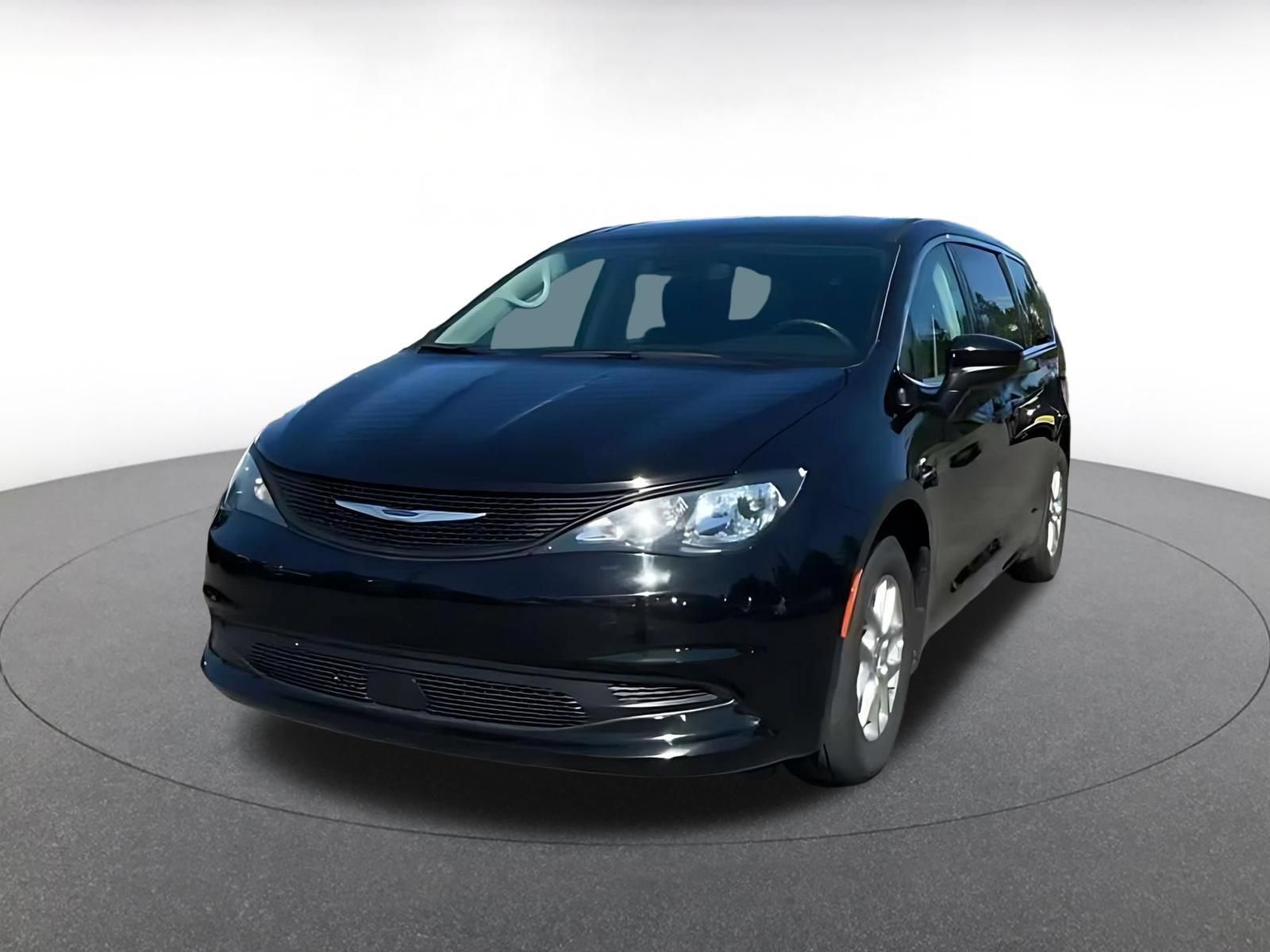 Used 2024 Chrysler Voyager LX FWD image 6