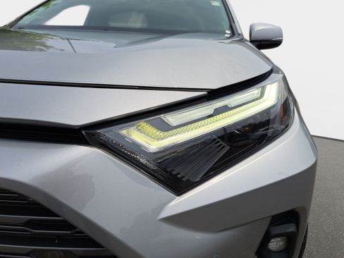 Used 2022 Toyota RAV4 Limited AWD/4WD image 30