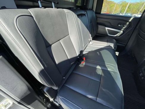 Used 2021 Nissan Titan SL w/ Moonroof Package image 30