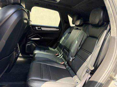 Used 2021 Porsche Cayenne Turbo AWD/4WD image 26