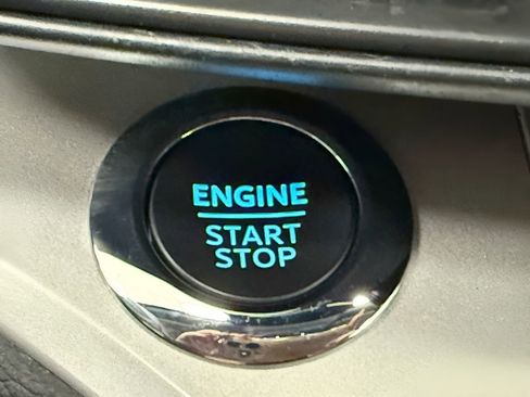 Used 2023 Ford Explorer XLT image 21