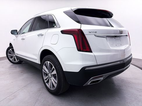 Used 2025 Cadillac XT5 Premium Luxury image 2
