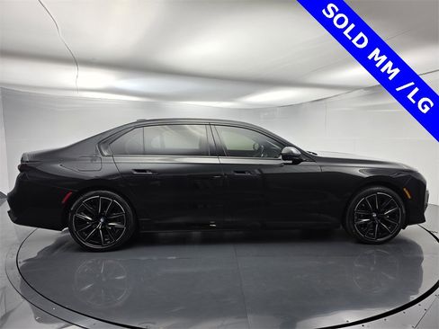 Used 2024 BMW 760i xDrive w/ Executive Package image 3