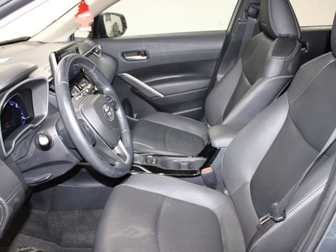 Used 2022 Toyota Corolla Cross XLE w/ Convenience Package AWD/4WD image 17