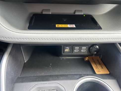 Used 2023 Toyota Highlander XLE image 15