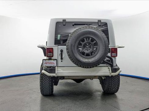 Used 2016 Jeep Wrangler Unlimited Rubicon AWD/4WD image 7