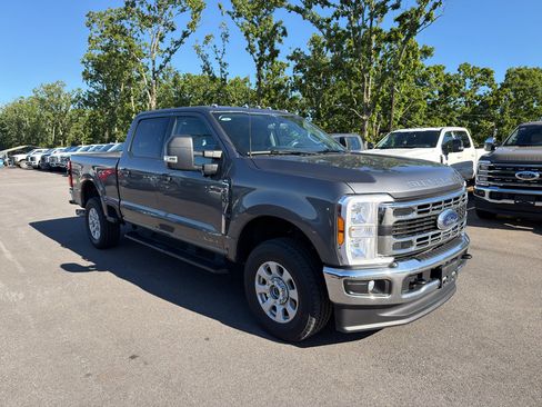 Used 2023 Ford F250 XLT w/ 360-Degree Camera Package AWD/4WD image 4
