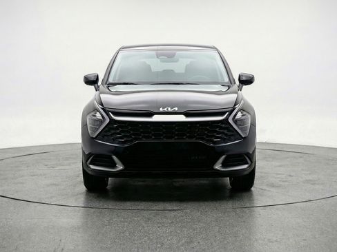 Used 2025 Kia Sportage LX image 2