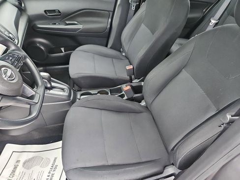 Used 2023 Nissan Kicks S FWD image 11
