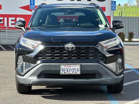 Used 2020 Toyota RAV4 XLE image 7