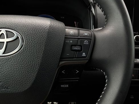 Used 2026 Toyota Camry SE FWD image 36