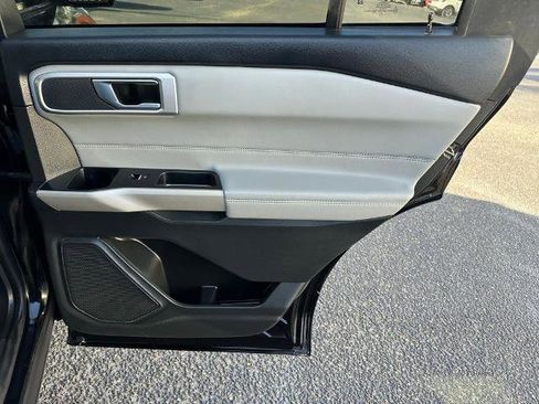 Certified 2022 Ford Explorer XLT w/ Equipment Group 202A image 20