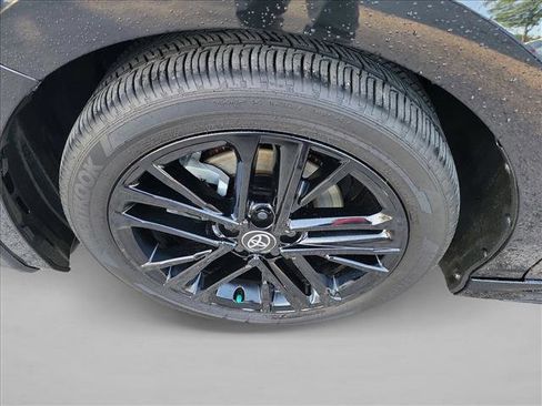 Used 2025 Toyota Camry SE w/ Convenience Package image 9
