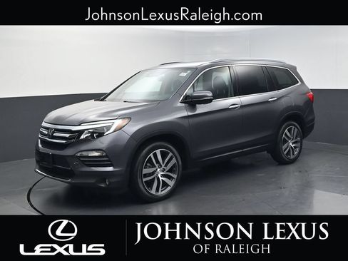 Used 2017 Honda Pilot Touring image 1