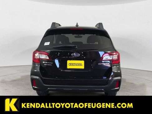 Used 2018 Subaru Outback 2.5i Premium AWD/4WD image 6