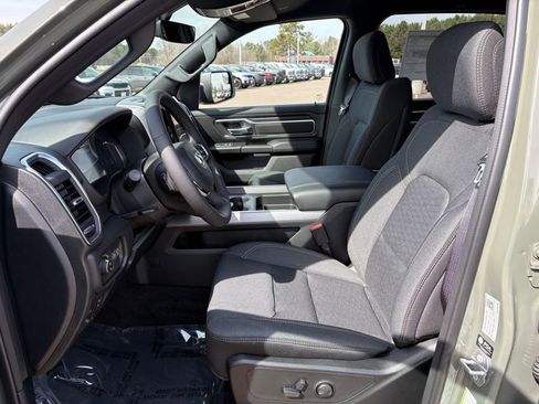 New 2026 RAM 1500 4x4 Crew Cab image 9
