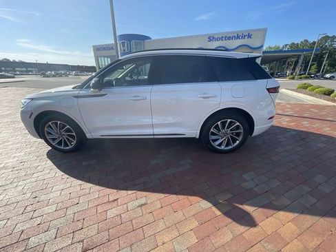 Used 2025 Lincoln Corsair Grand Touring AWD/4WD image 23