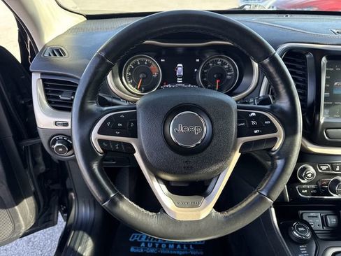 Used 2016 Jeep Cherokee Limited AWD/4WD image 17