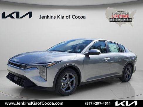 New 2026 Kia K4 FWD image 10