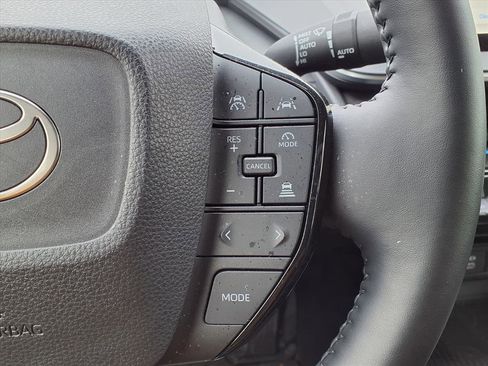 Used 2024 Toyota Prius XLE image 18