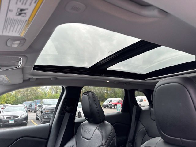 Used 2021 Jeep Cherokee Limited AWD/4WD image 12