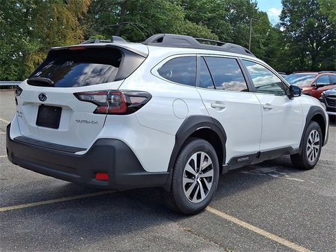 Certified 2025 Subaru Outback Premium image 6