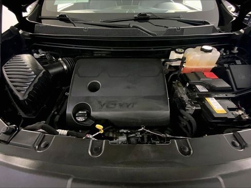 Used 2023 Chevrolet Traverse LT image 10