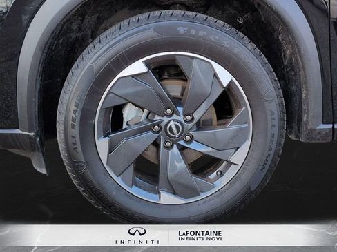 Used 2025 Nissan Rogue SV image 30