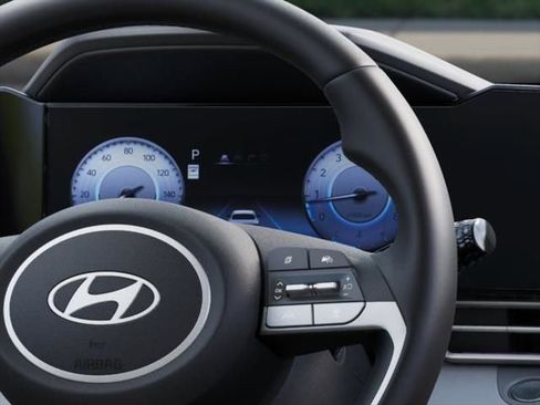 New 2025 Hyundai Elantra Limited image 22