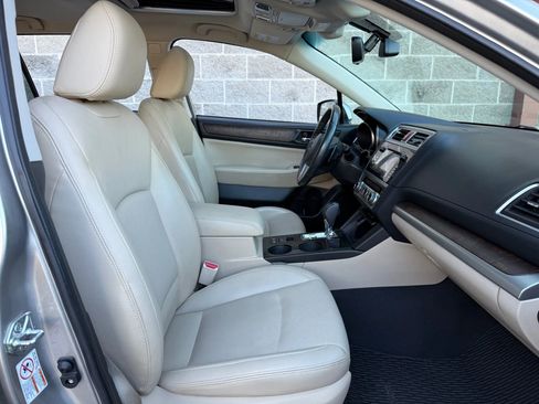 Used 2017 Subaru Outback 2.5i Limited image 18
