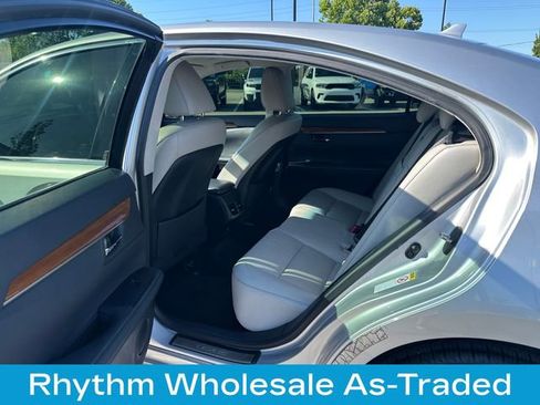 Used 2013 Lexus ES 300h w/ Luxury Pkg FWD image 14