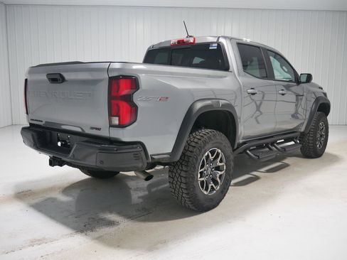 Used 2023 Chevrolet Colorado ZR2 w/ ZR2 Convenience Package III image 5