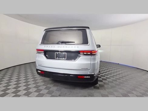 Used 2022 Jeep Grand Wagoneer Series III AWD/4WD image 40