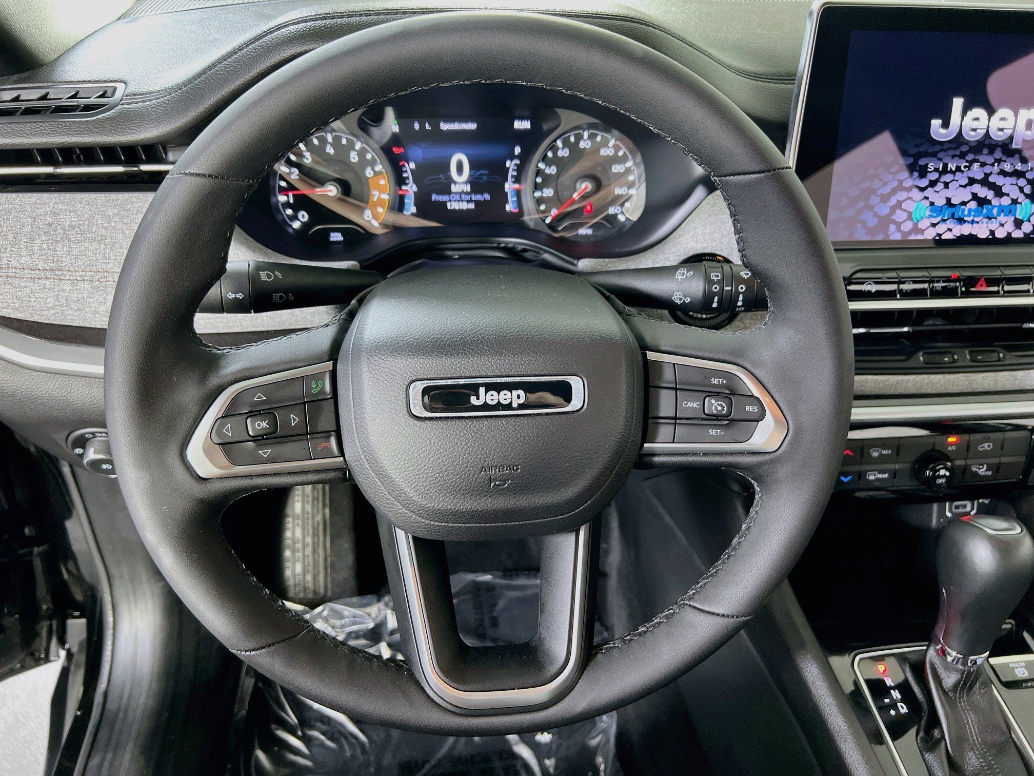 Used 2023 Jeep Compass Latitude AWD/4WD image 11
