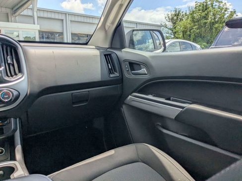 Used 2022 Chevrolet Colorado LT w/ Safety Package AWD/4WD image 16