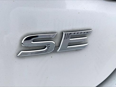 Used 2017 Toyota Camry image 23