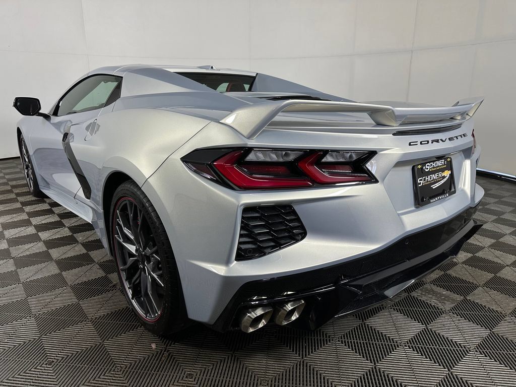 Used 2024 Chevrolet Corvette Stingray Premium Conv w/ Z51 Performance Package RWD image 3
