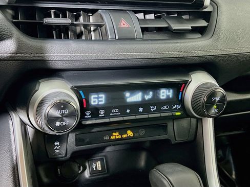 Certified 2025 Toyota RAV4 XLE AWD/4WD image 14