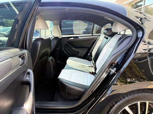 Used 2016 Volkswagen Jetta Sport FWD image 29