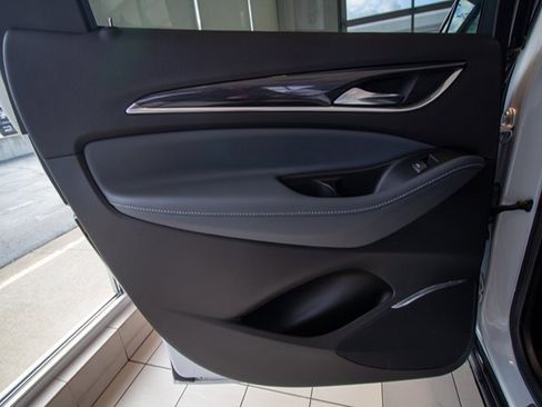 Used 2024 Buick Enclave Essence w/ Sport Touring Edition image 9