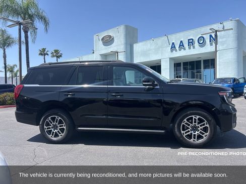 Used 2025 Ford Expedition Active image 4