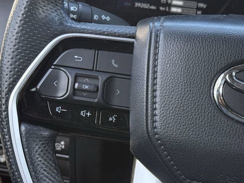 Used 2024 Toyota Tundra Platinum AWD/4WD image 14