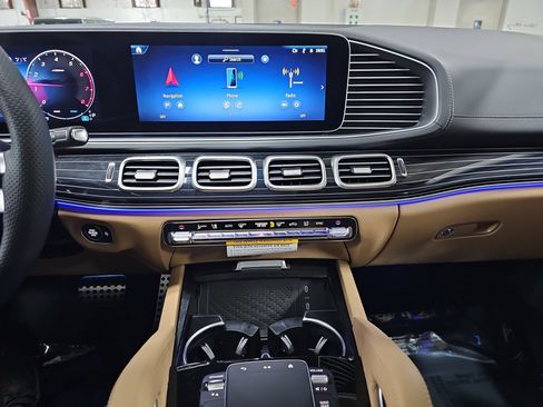 New 2026 Mercedes-Benz GLS 450 4MATIC image 22