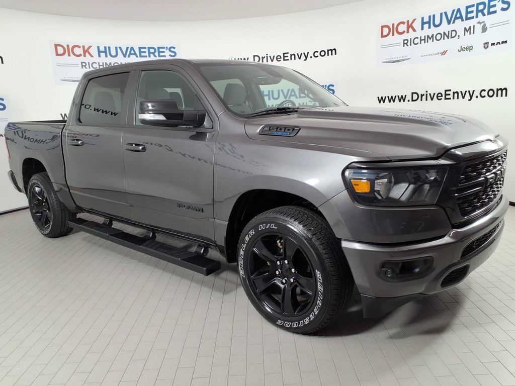 Used 2022 RAM 1500 Big Horn AWD/4WD image 3