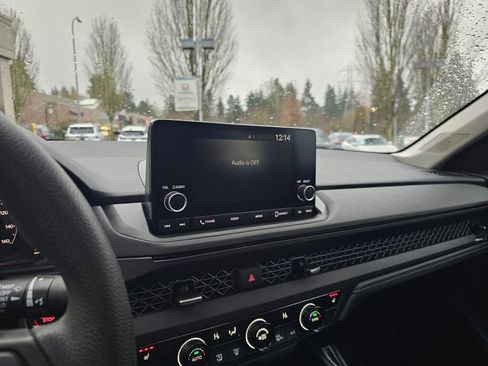 Certified 2023 Honda Accord EX image 22