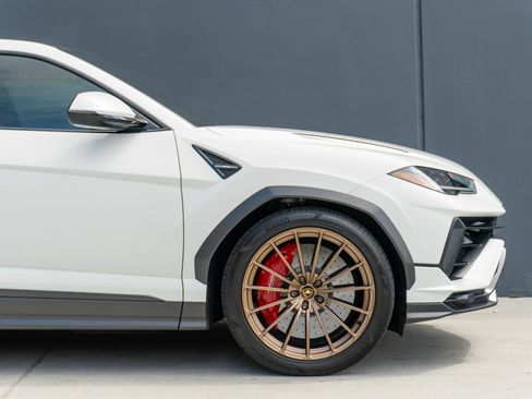 Used 2023 Lamborghini Urus Performante AWD/4WD image 37