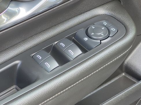 Used 2024 GMC Terrain SLE FWD image 13