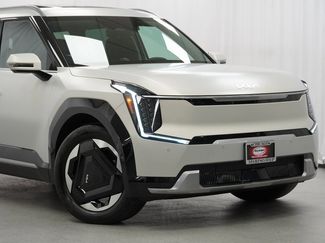 Used 2024 Kia EV9 Land video 3