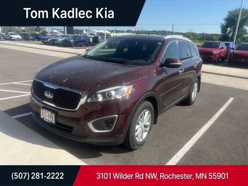 Used 2017 Kia Sorento FWD w/ LX Convenience Package image 1